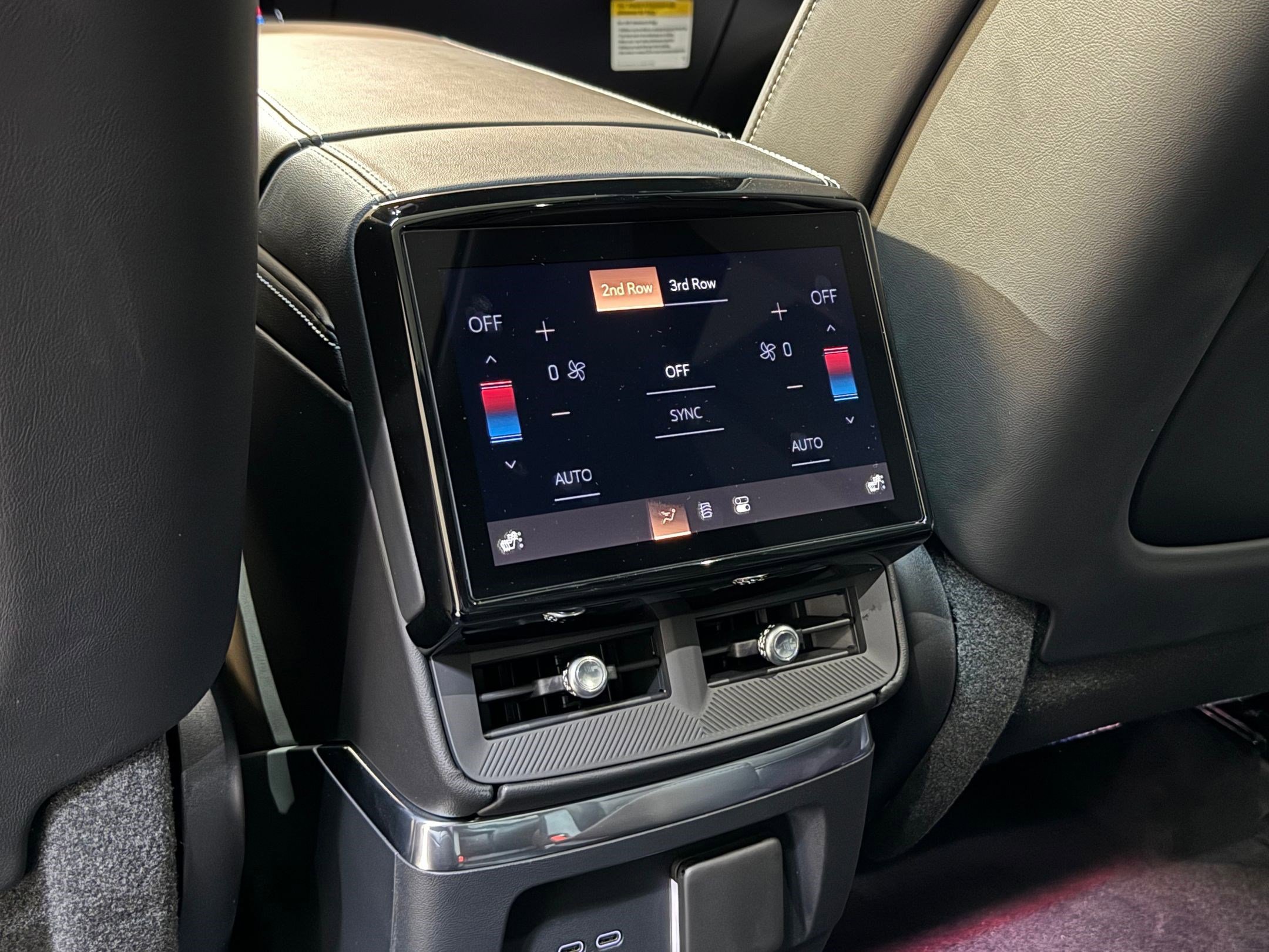 New 2026 Cadillac Vistiq Luxury w/ LPO, Floor Liner Package image 45