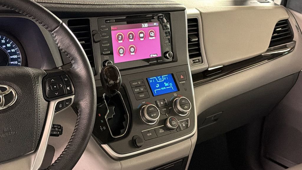 Used 2020 Toyota Sienna XLE image 17