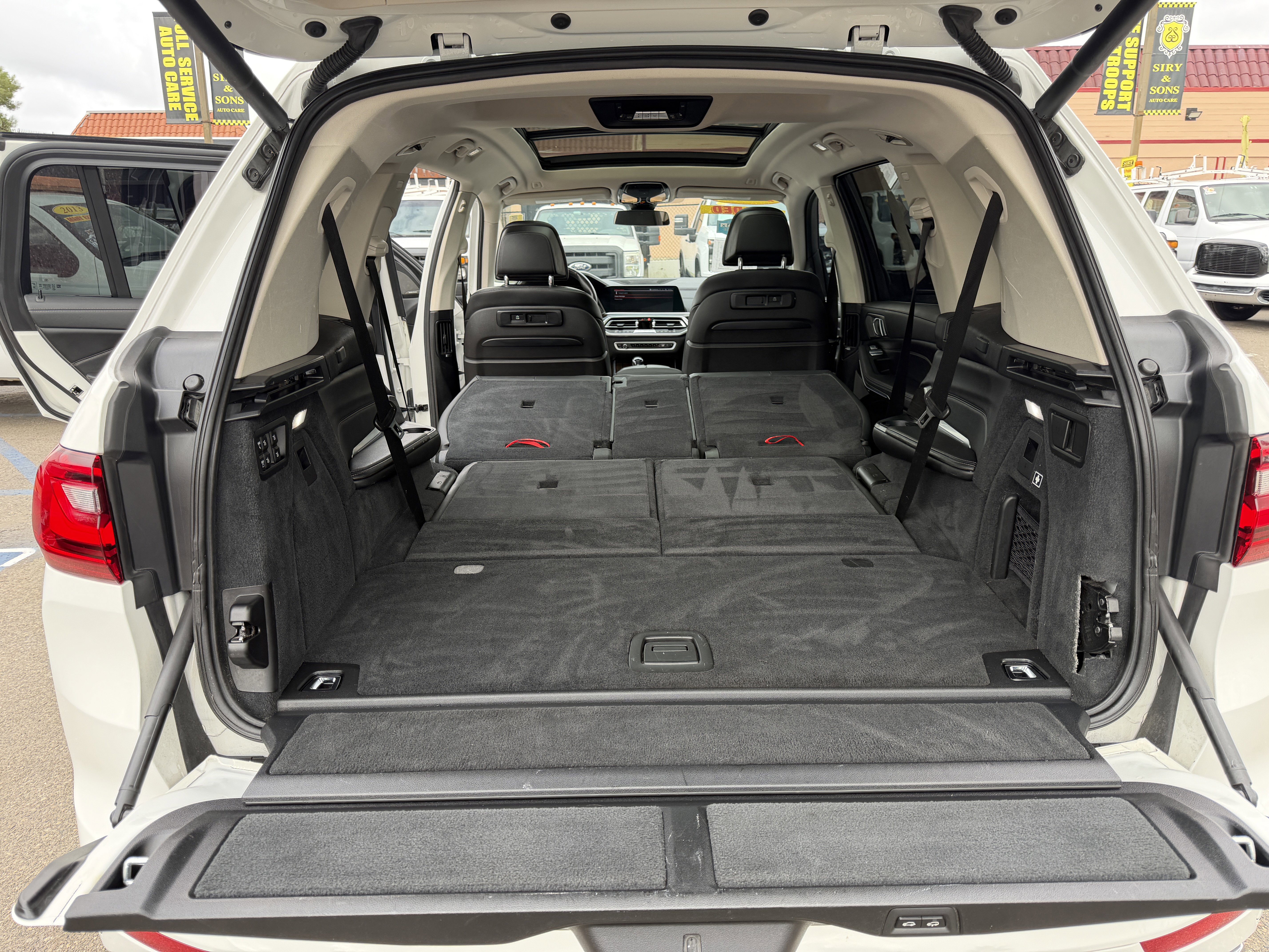 Used 2020 BMW X7 xDrive40i w/ Premium Package image 11