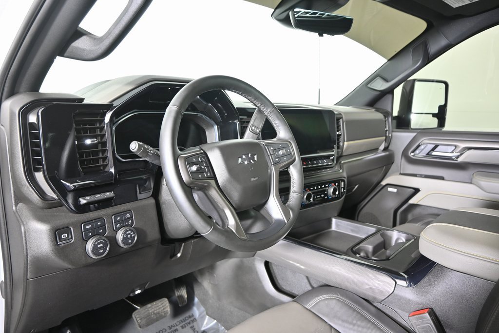 Used 2025 Chevrolet Silverado 2500 ZR2 w/ Technology Package image 23