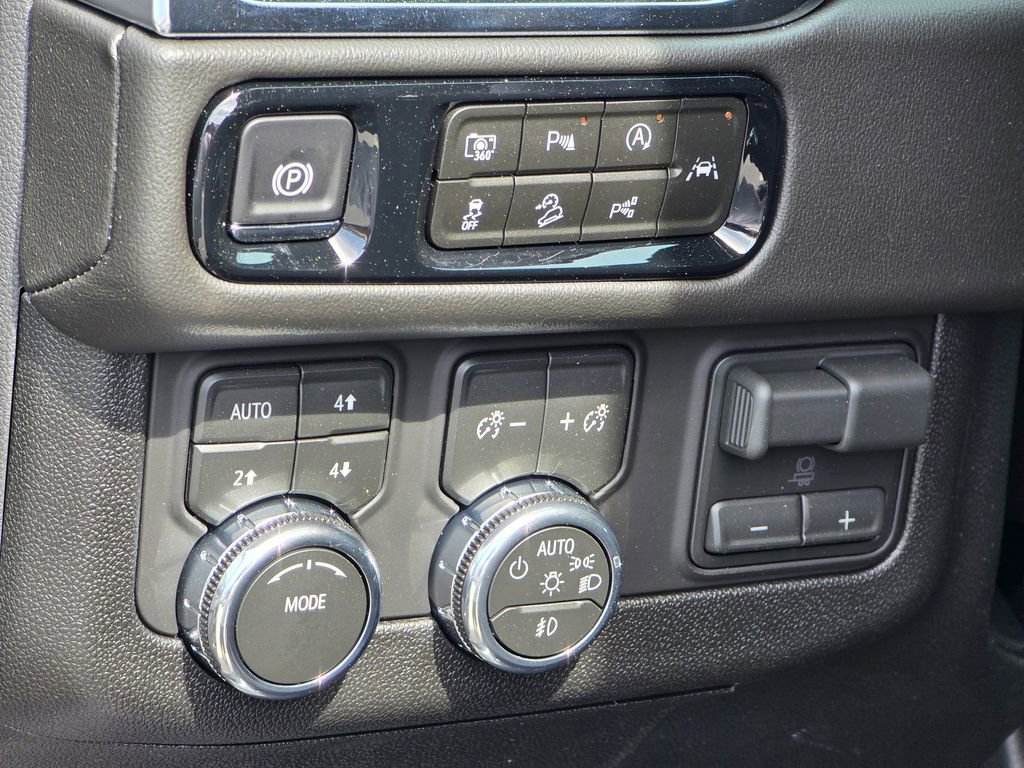 New 2026 GMC Yukon Elevation w/ Elevation Premium Package AWD/4WD image 33