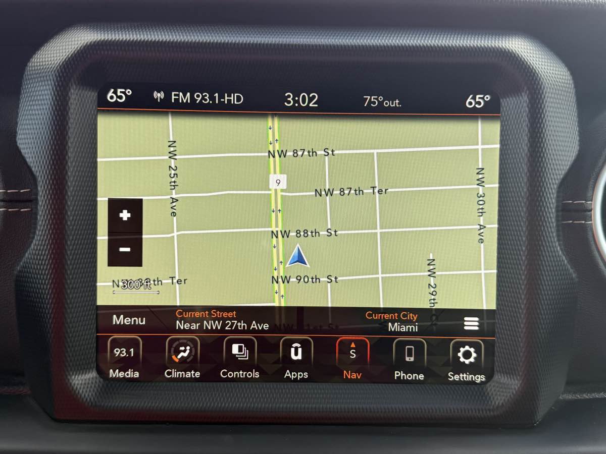 Used 2022 Jeep Wrangler Unlimited Sahara 4xe image 32