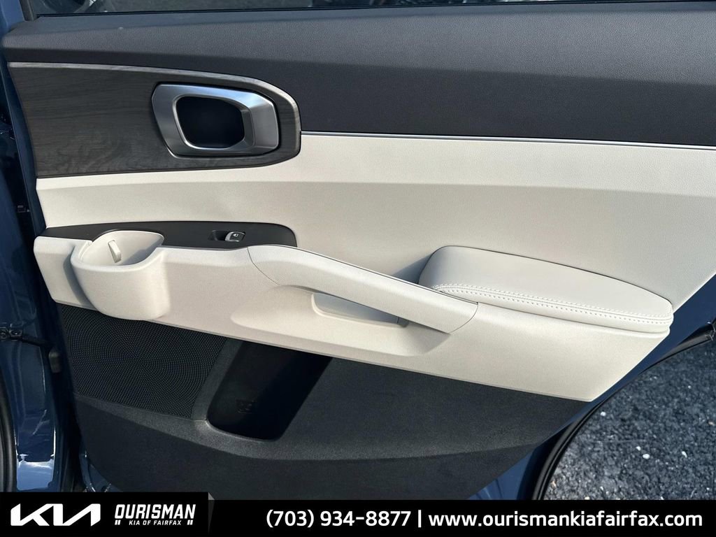 New 2025 Kia Sorento X-Line EX image 17