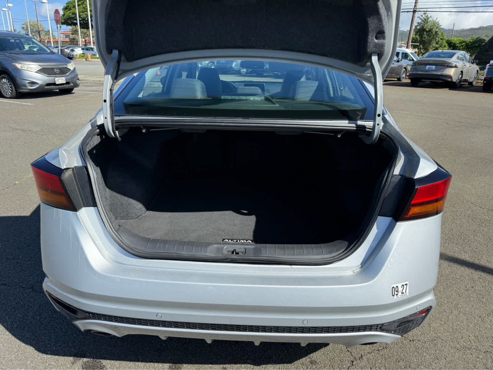 Used 2019 Nissan Altima 2.5 SL FWD image 11
