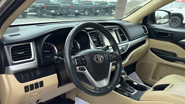 Used 2016 Toyota Highlander Plus image 10