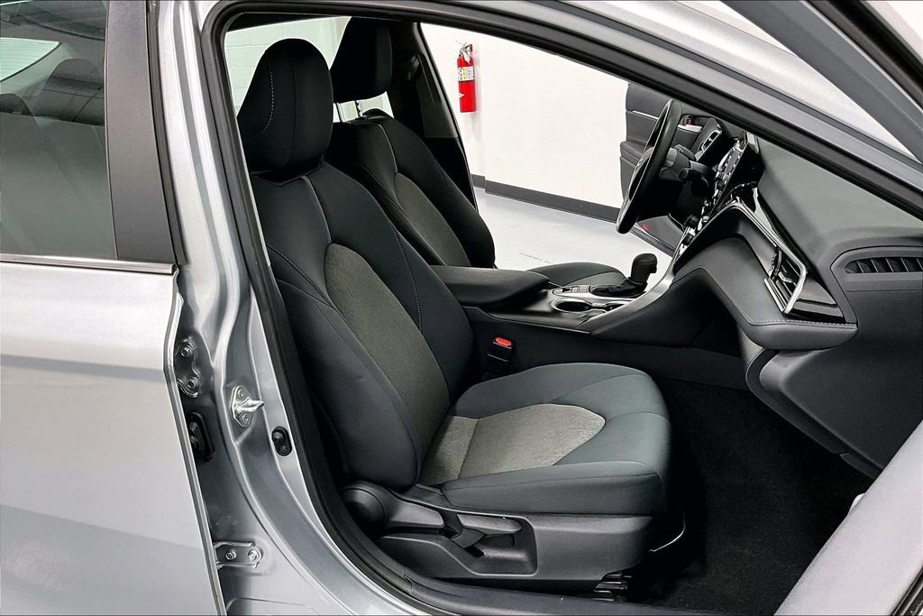 Used 2023 Toyota Camry LE image 10