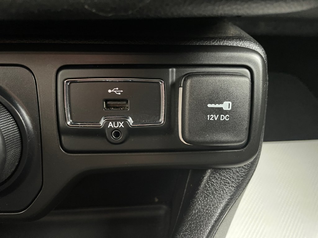 Certified 2018 Jeep Renegade Sport w/ Power & Air Group AWD/4WD image 36