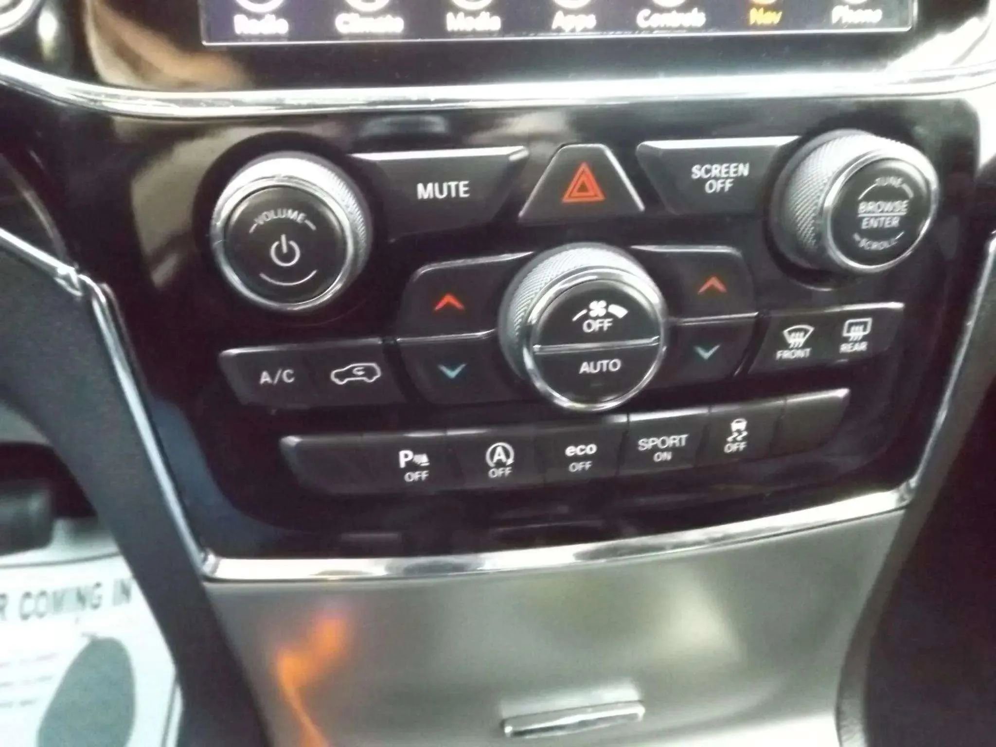 Used 2019 Jeep Grand Cherokee Limited image 33