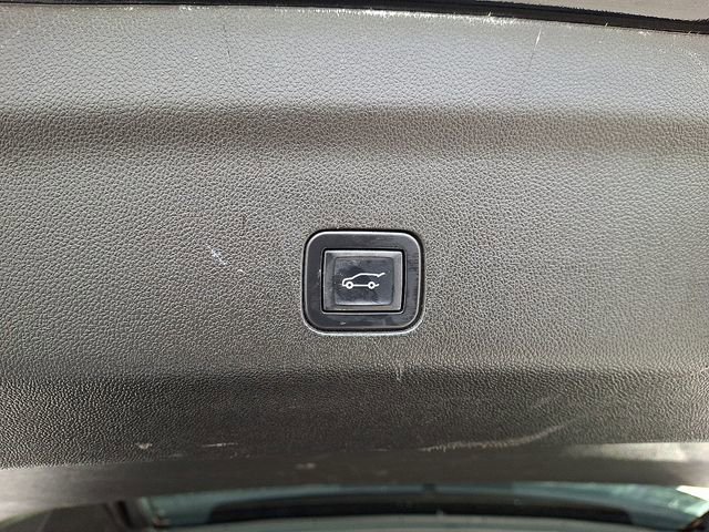 Used 2022 Chevrolet Suburban LT image 30