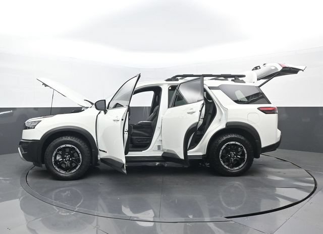 Used 2025 Nissan Pathfinder Rock Creek AWD/4WD image 35