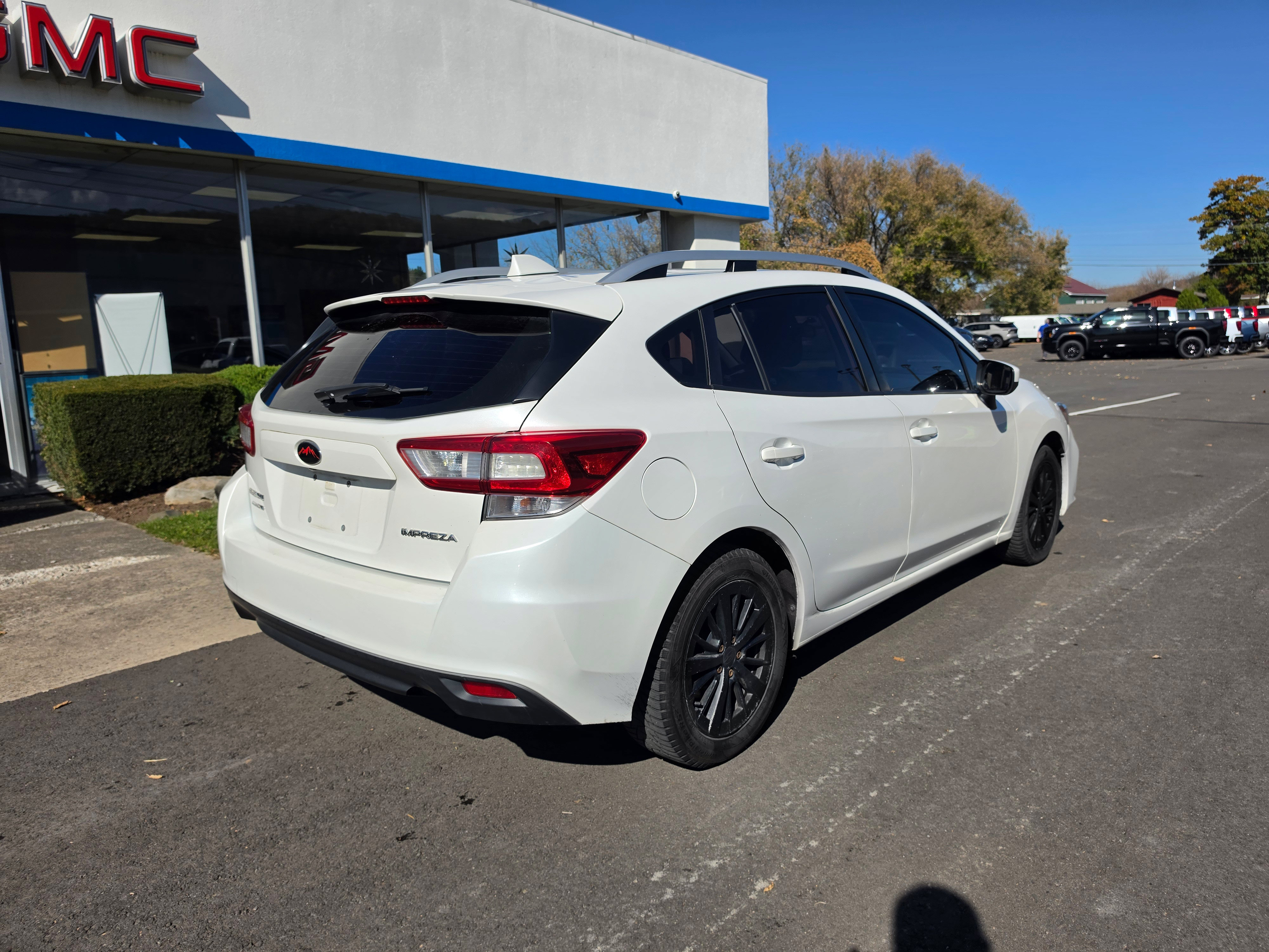 Used 2018 Subaru Impreza 2.0i Premium w/ Eyesight & BSD & Rcta AWD/4WD image 3