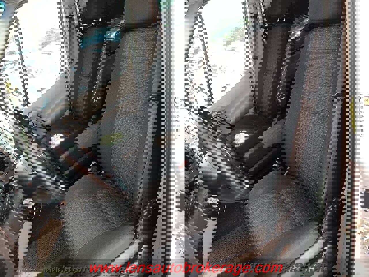 Used 2015 Mercedes-Benz Sprinter 2500 image 11