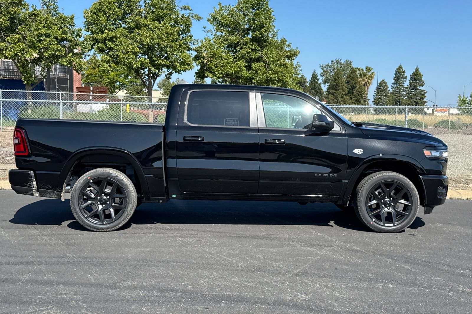 New 2026 RAM 1500 Laramie AWD/4WD image 2