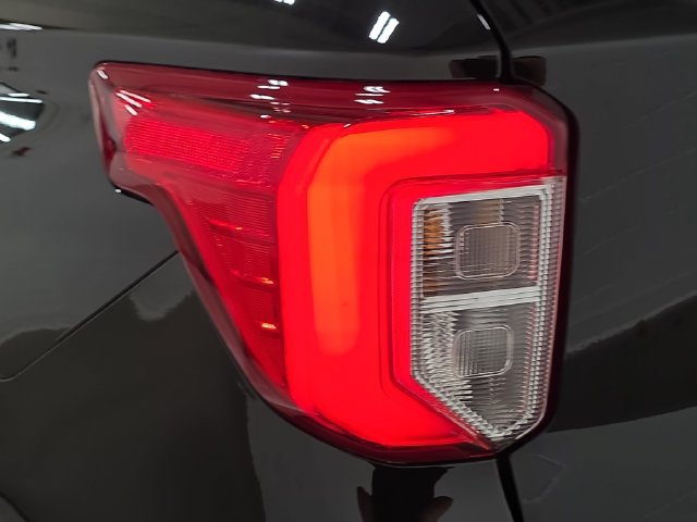Certified 2023 Ford Explorer XLT w/ Class IV Trailer Tow Package AWD/4WD image 28
