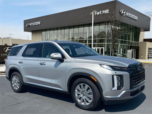 Certified 2025 Hyundai Palisade SE image 1