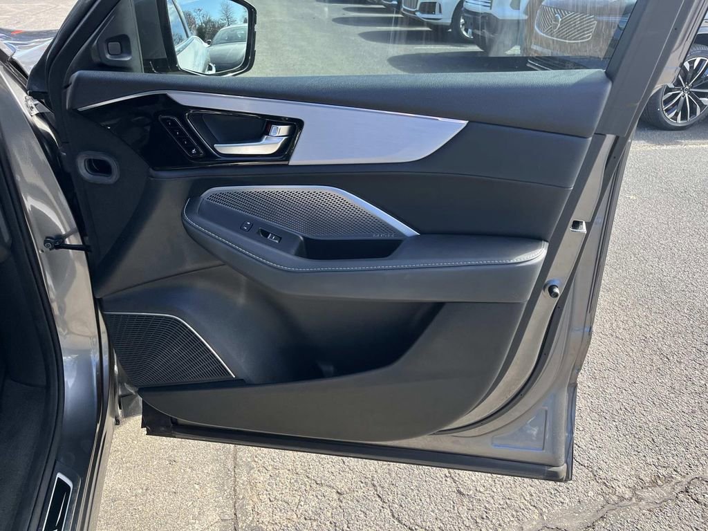 Used 2023 Acura MDX SH-AWD w/ Technology Package image 22