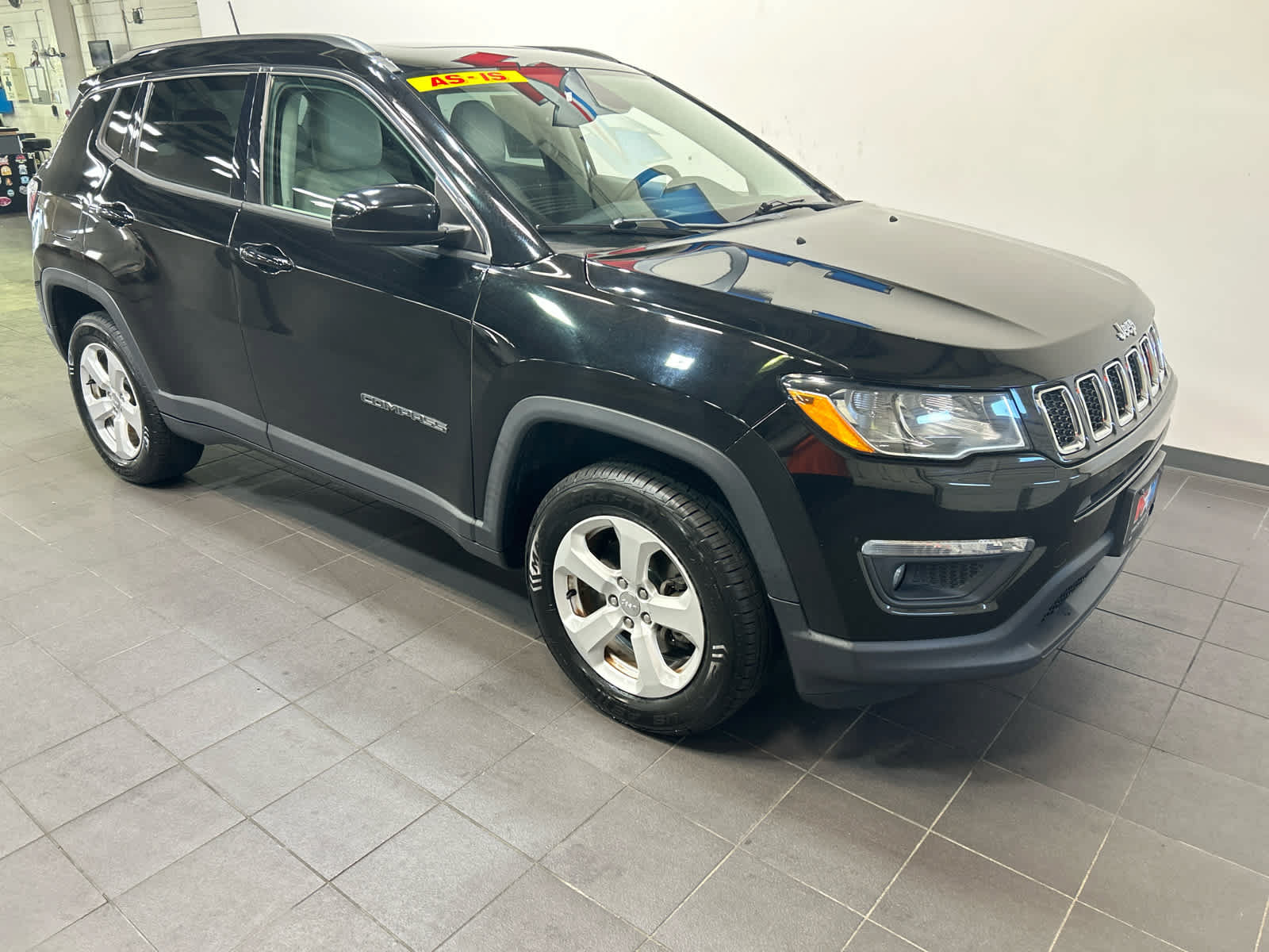 Used 2018 Jeep Compass Latitude w/ Popular Equipment Group AWD/4WD image 2