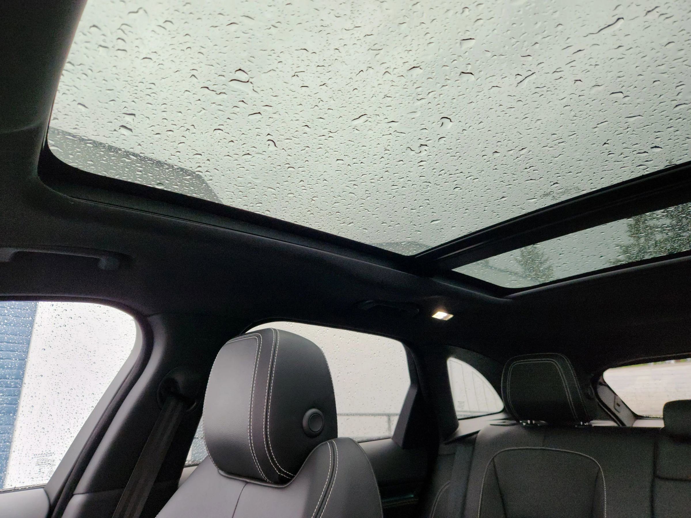 Used 2017 Jaguar F-PACE R-Sport image 18