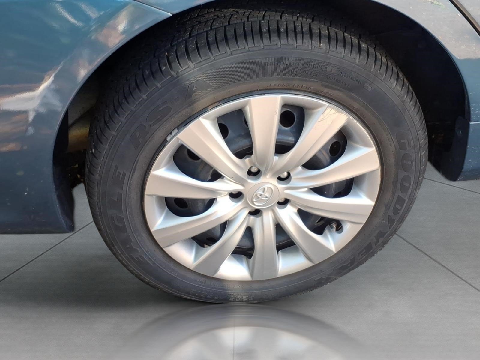 Used 2013 Toyota Corolla LE FWD image 5