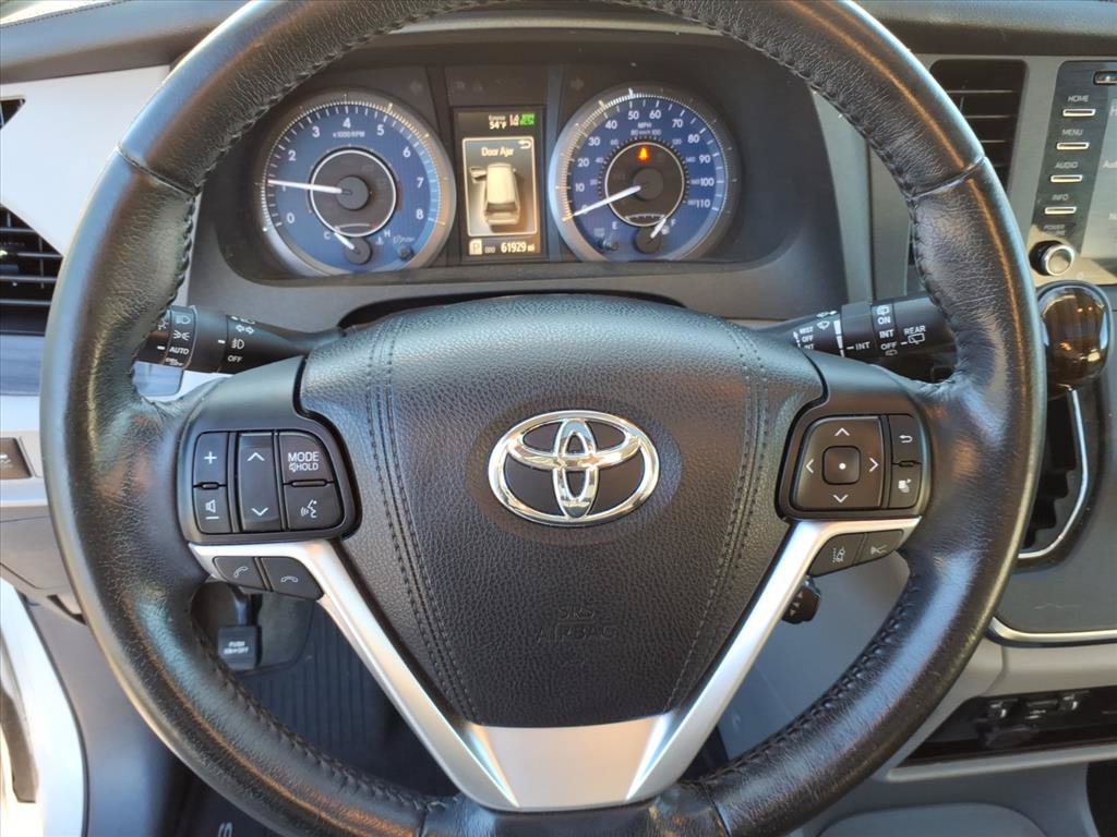 Used 2018 Toyota Sienna XLE AWD/4WD image 30
