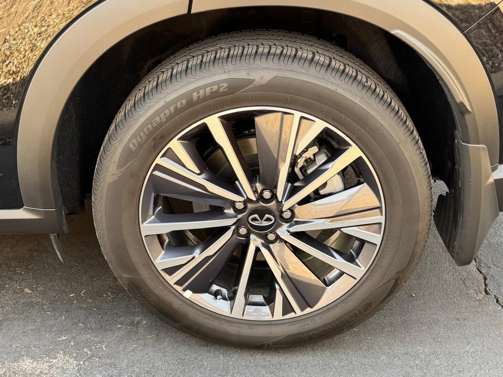 Used 2026 INFINITI QX60 Luxe w/ Family Package image 5