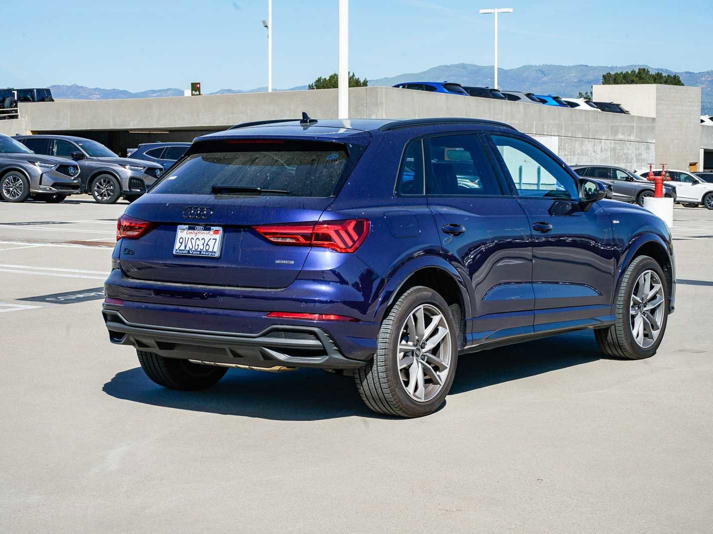 Used 2025 Audi Q3 2.0T Premium w/ Convenience Package image 3