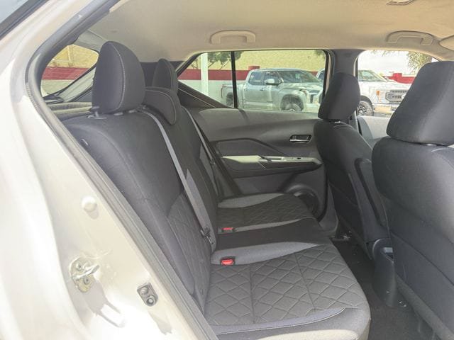 Used 2018 Nissan Kicks SV w/ Exterior Package FWD image 31