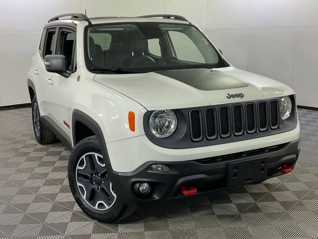 Used 2015 Jeep Renegade Trailhawk w/ Premium Leather Group image 40