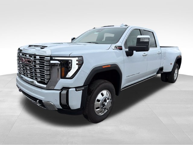 New 2026 GMC Sierra 3500 Denali w/ Denali Reserve Package AWD/4WD image 3