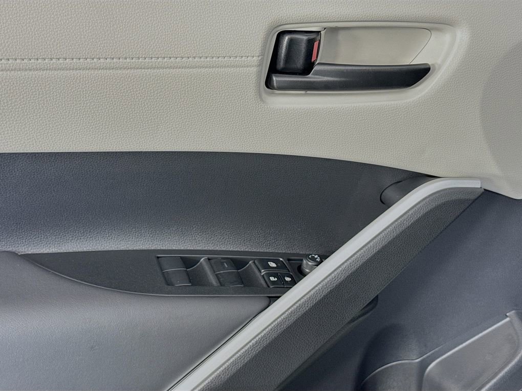 Used 2026 Toyota Corolla Cross L image 19