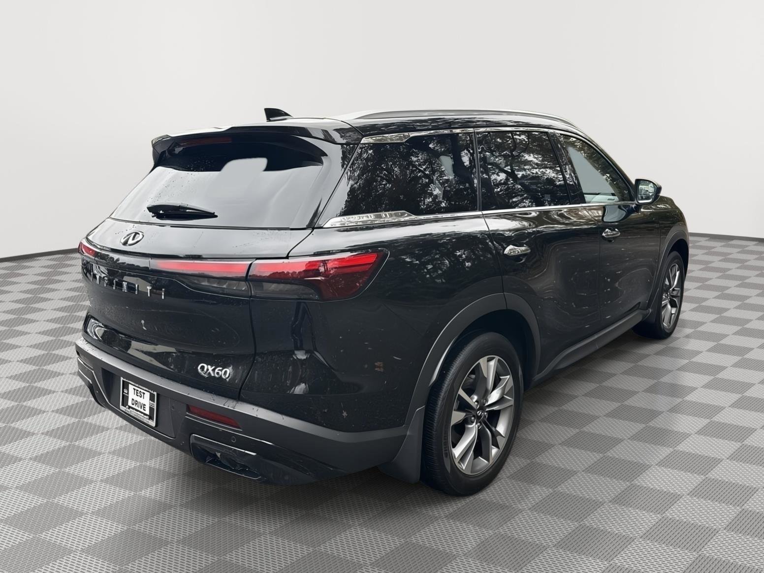 Certified 2025 INFINITI QX60 Luxe image 5
