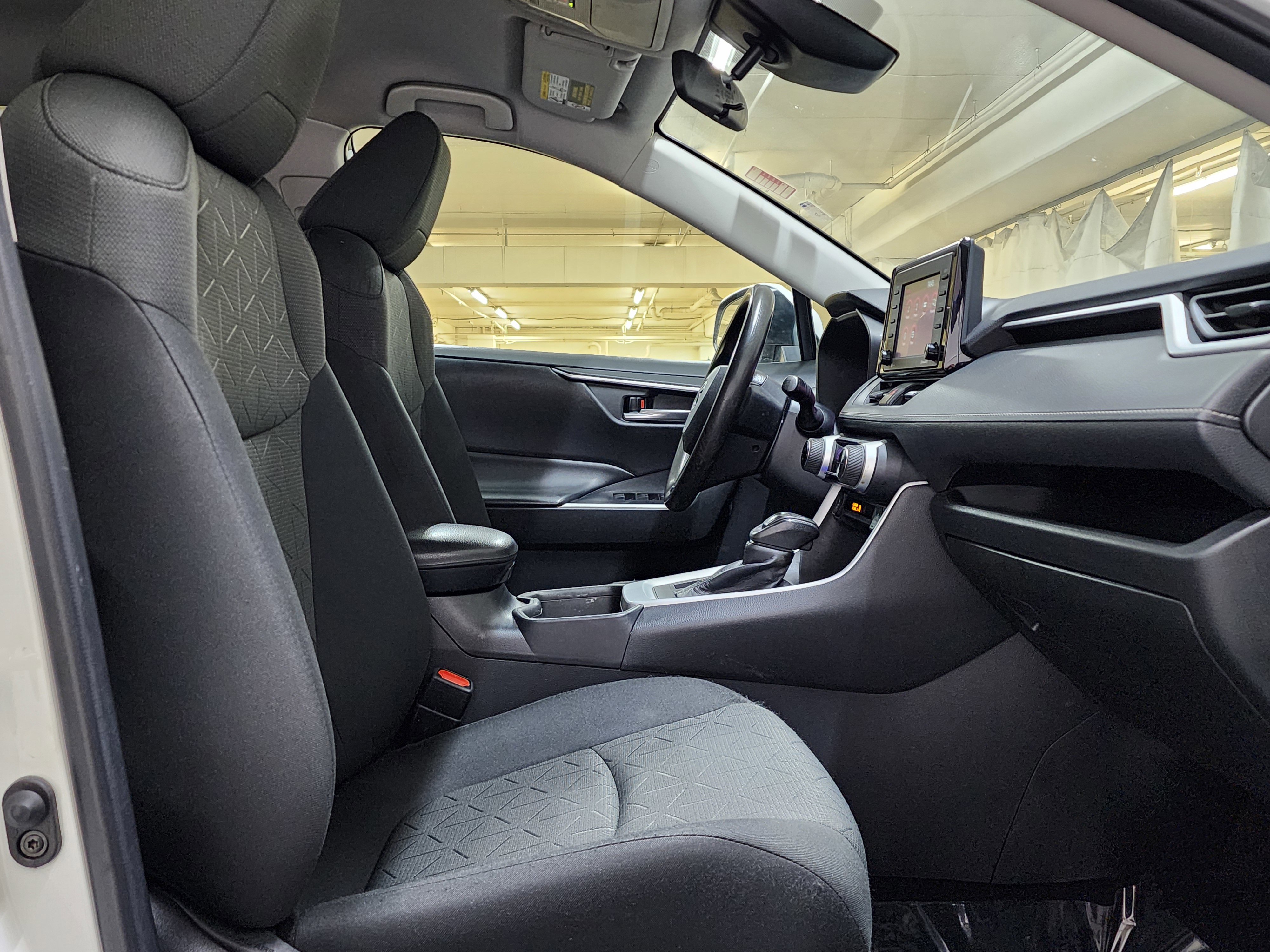 Used 2021 Toyota RAV4 XLE image 22