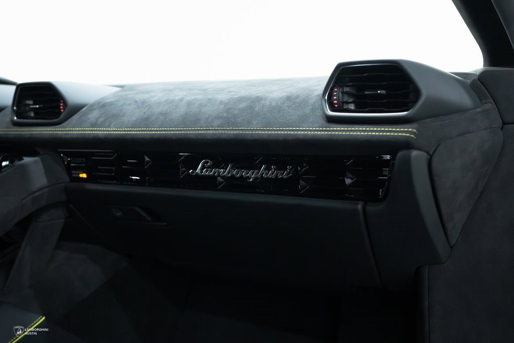 Used 2024 Lamborghini Huracan Sterrato image 34