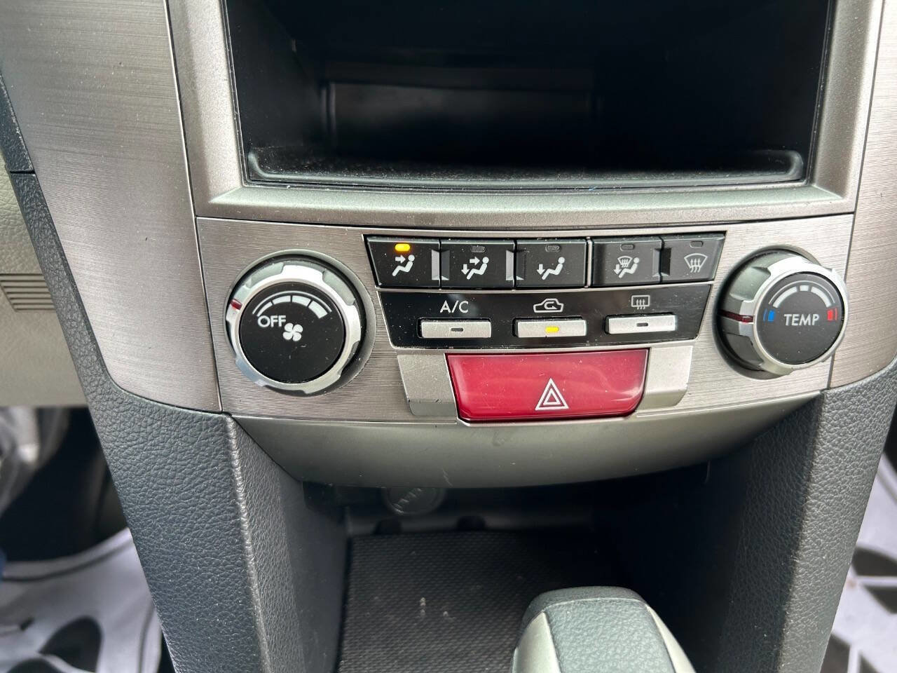 Used 2012 Subaru Outback 2.5i AWD/4WD image 16