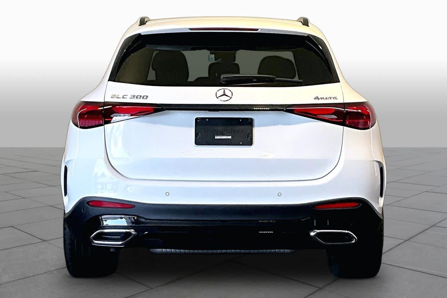 Used 2025 Mercedes-Benz GLC 300 4MATIC image 5