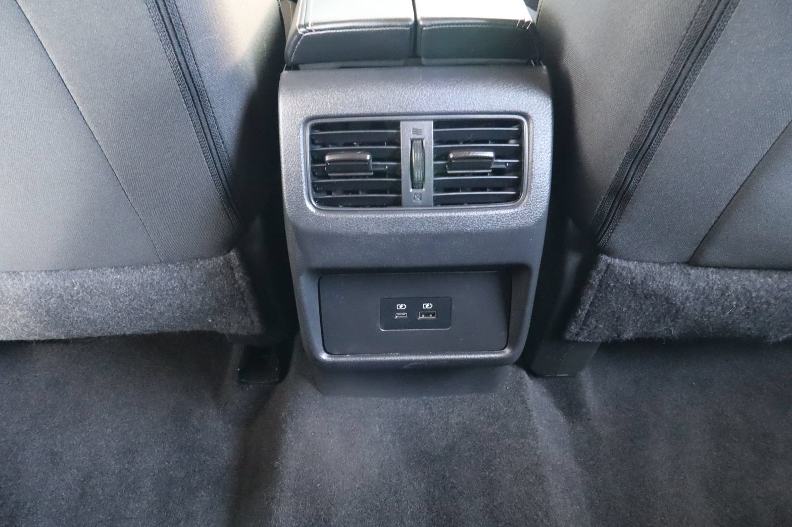 Used 2023 Nissan Rogue SV FWD image 34