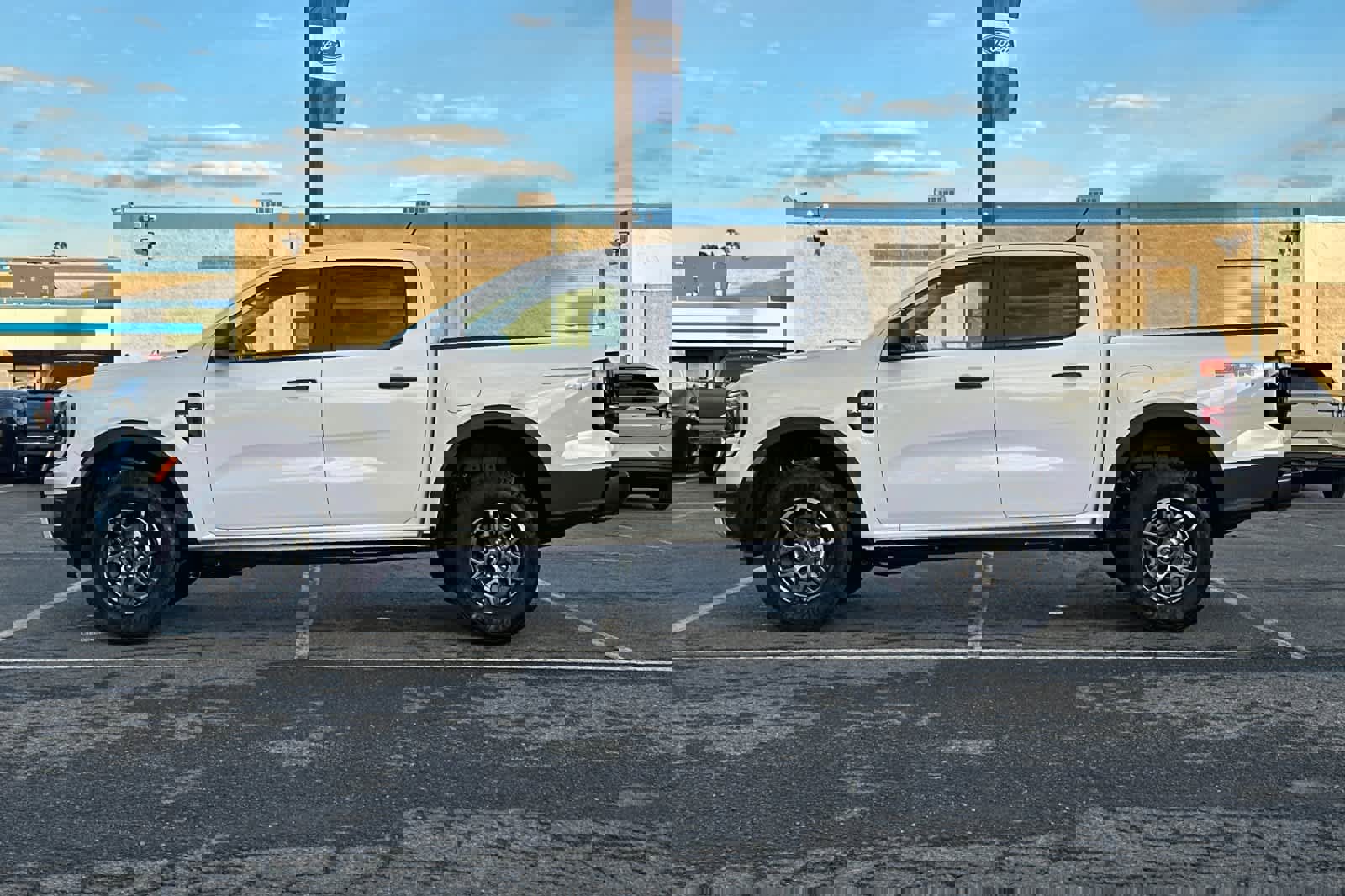 New 2025 Ford Ranger XLT w/ Equipment Group 301A High image 5