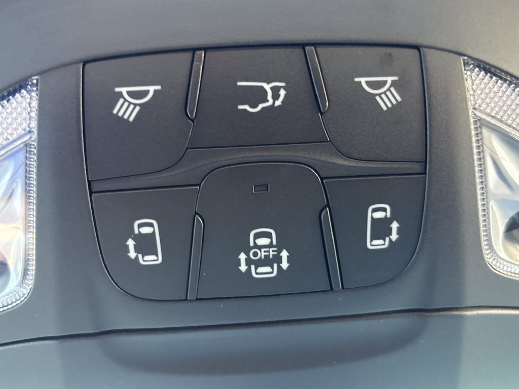New 2027 Chrysler Pacifica Limited FWD image 38