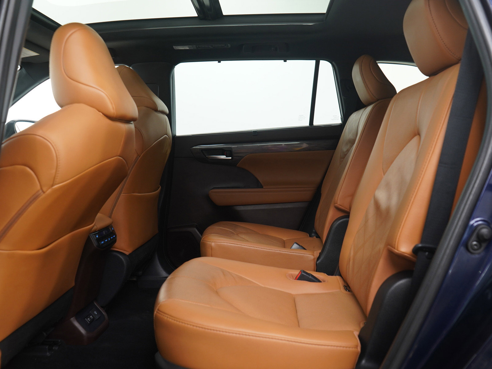 Used 2020 Toyota Highlander Platinum image 19