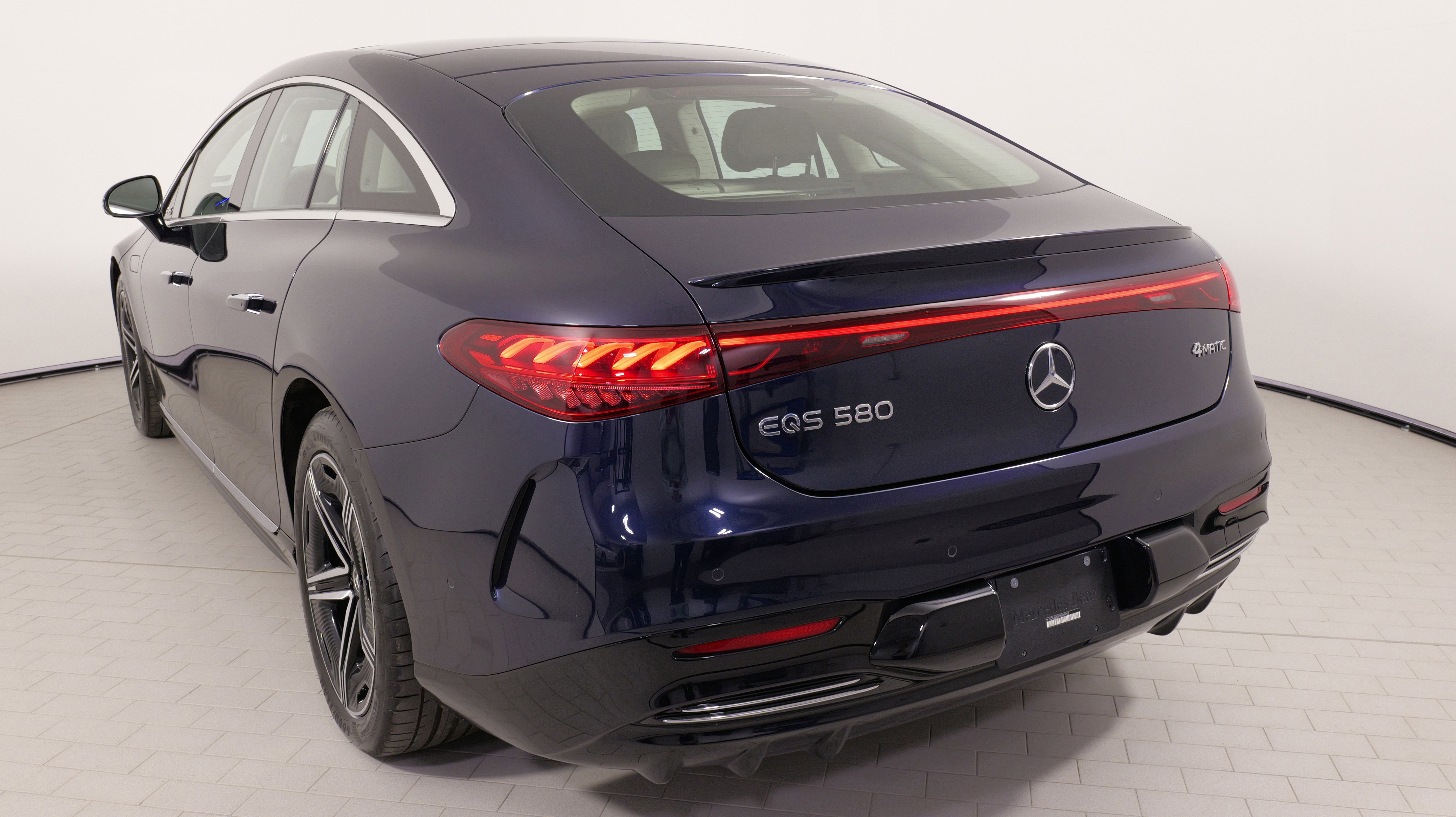 Used 2023 Mercedes-Benz EQS 580 4MATIC Sedan image 16