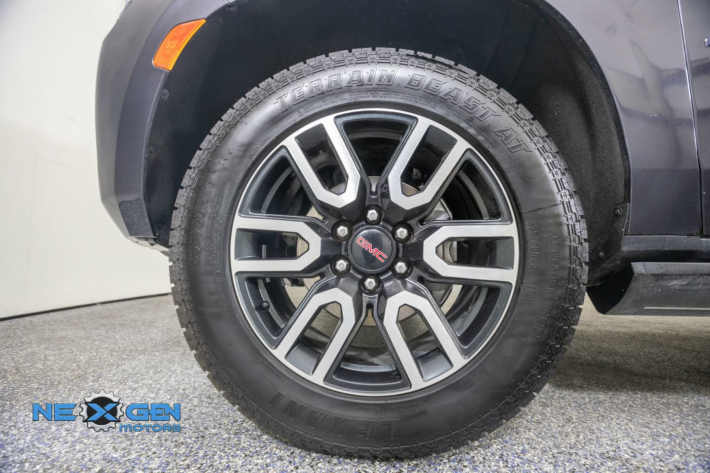 Used 2023 GMC Yukon XL AT4 w/ AT4 Premium Package AWD/4WD image 49