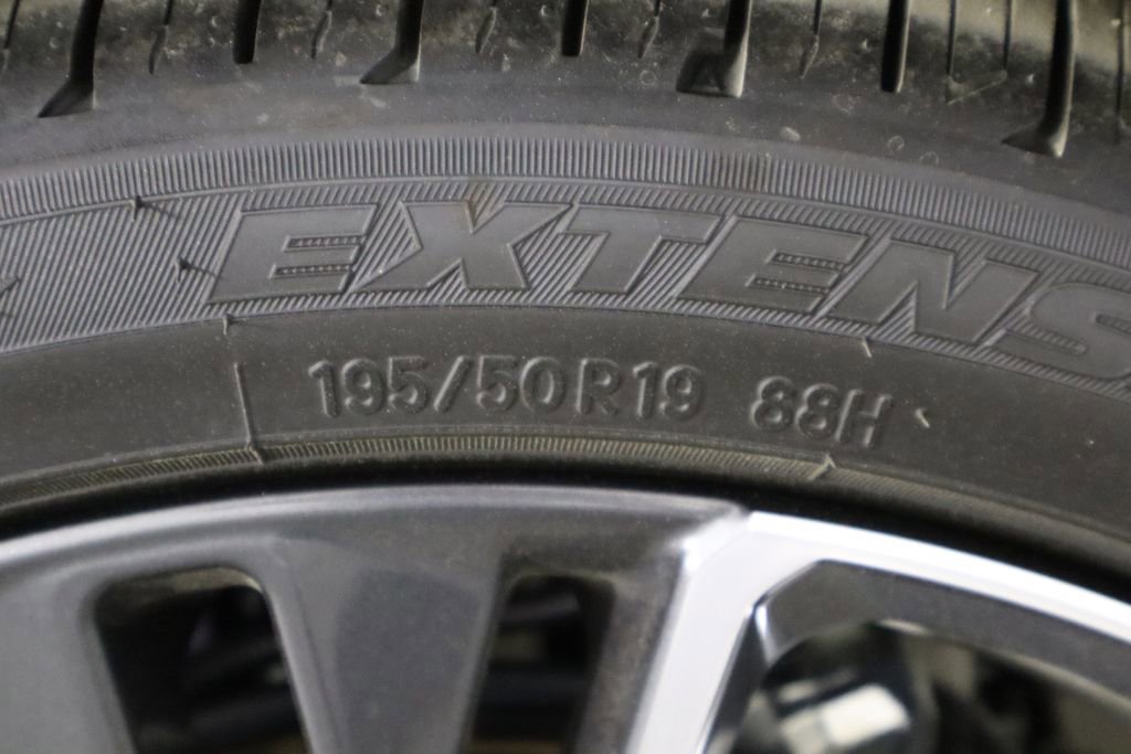 Used 2025 Toyota Prius XLE image 44