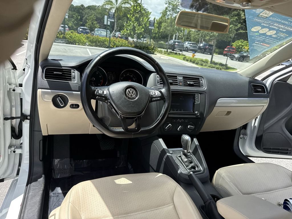 Used 2017 Volkswagen Jetta SE FWD image 35