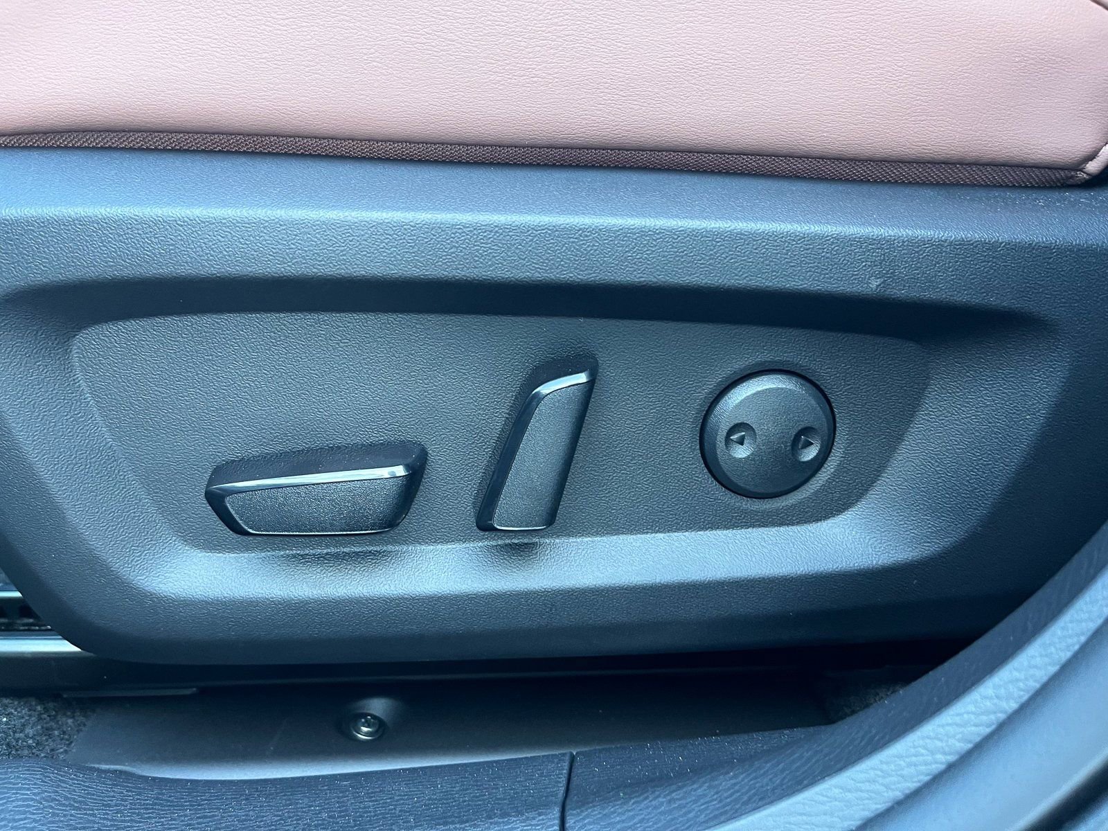 New 2026 Mitsubishi Outlander SEL image 11