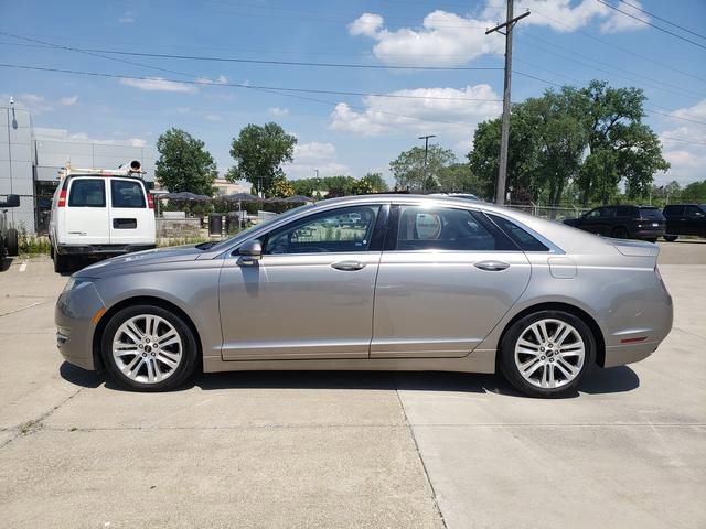 Used 2016 Lincoln MKZ FWD image 7
