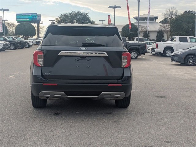 Used 2024 Ford Explorer XLT w/ Equipment Group 202A image 4