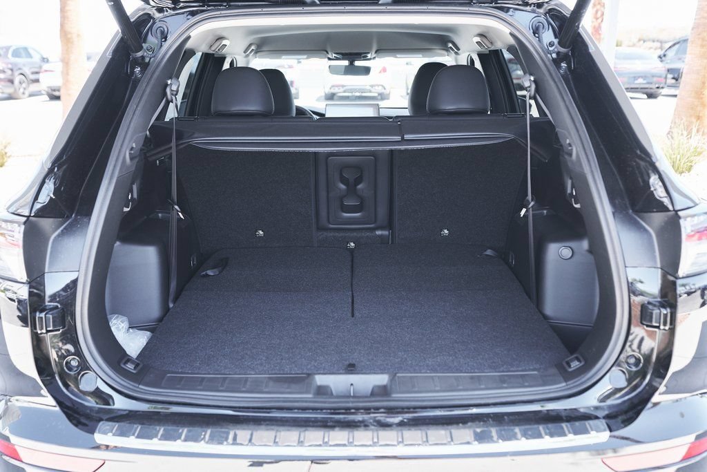 Used 2025 Mitsubishi Outlander SE FWD image 24