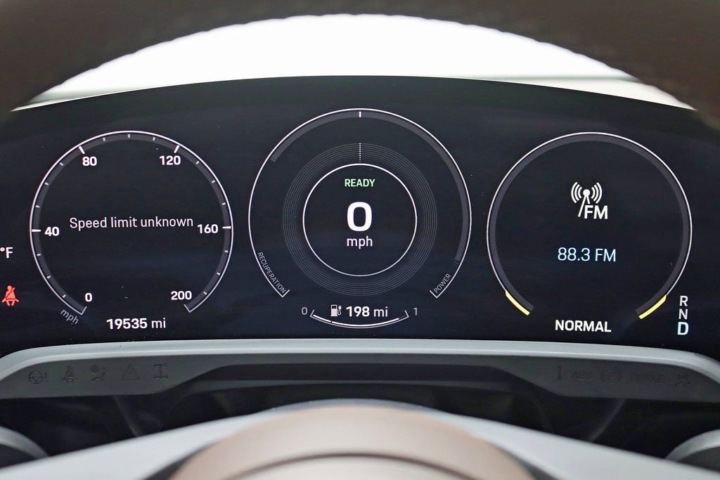 Used 2022 Porsche Taycan 4S image 17