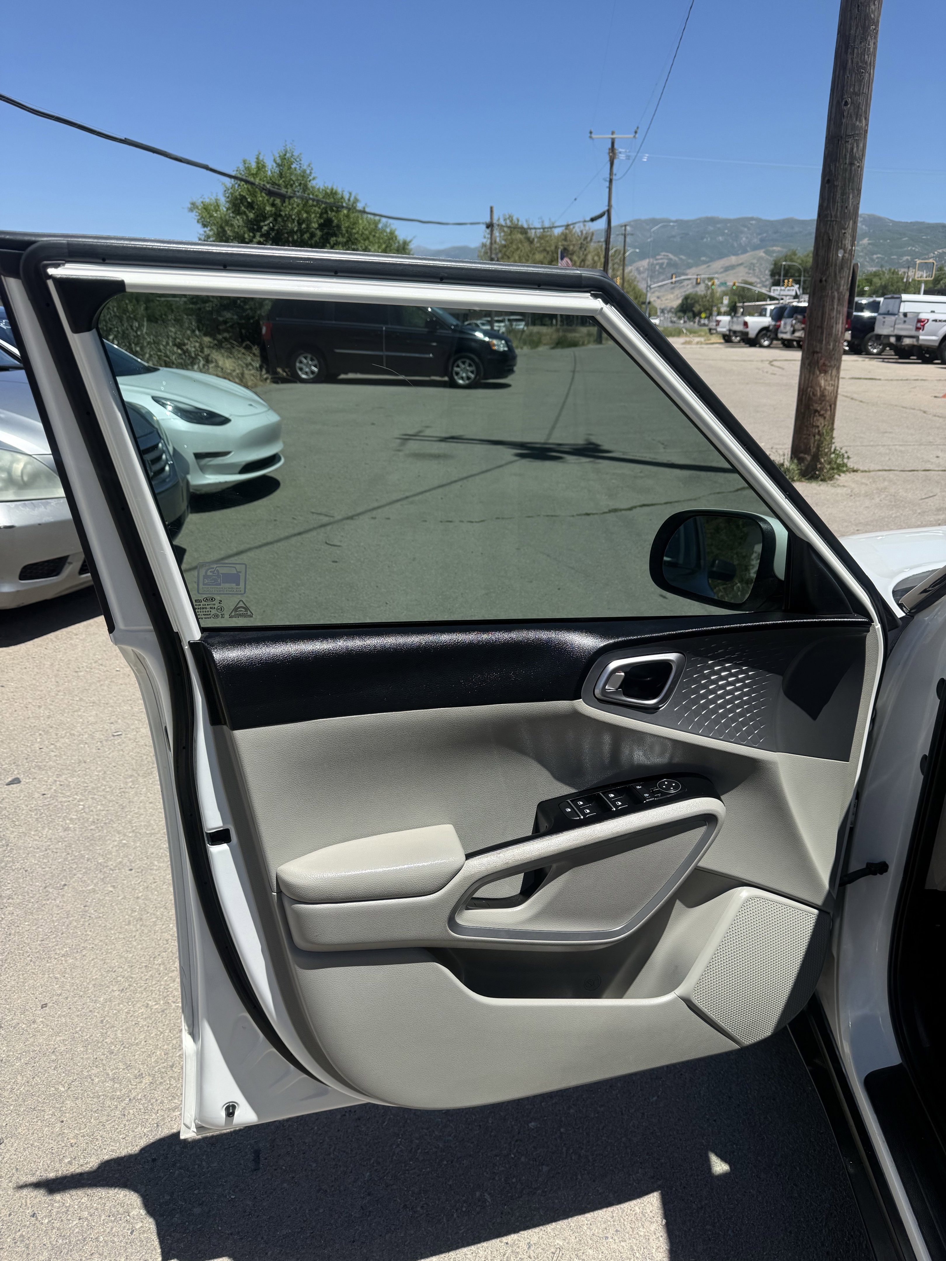 Used 2021 Kia Soul LX FWD image 17