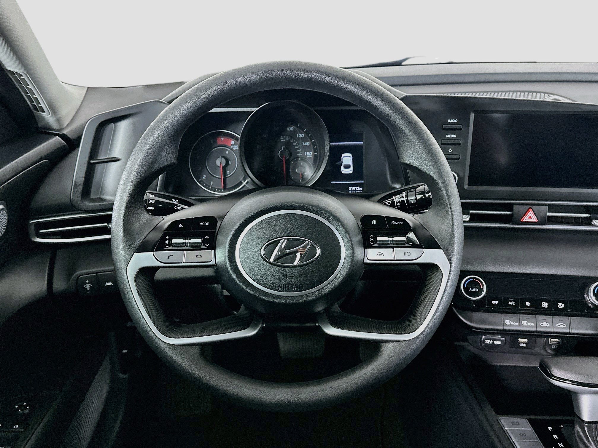 Used 2023 Hyundai Elantra SEL w/ Cargo Package FWD image 18